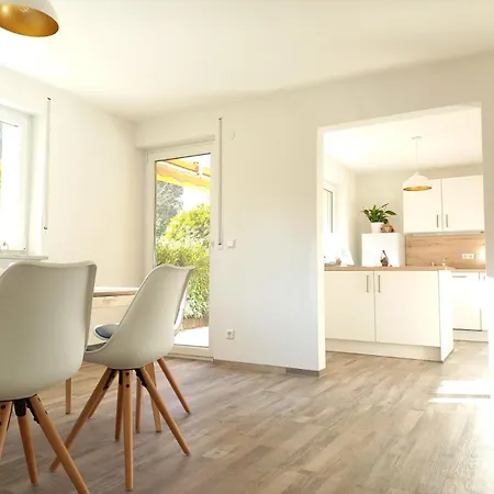 Moderne In Der Naehe Des Badestrandes Daire Bodolz